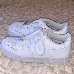 Women’s White Nile Air Force One Sneakers Size 5